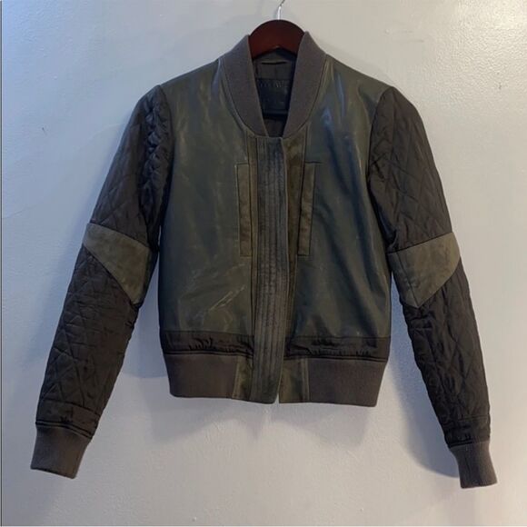Allsaints Darnley bomber - Picture 1 of 9